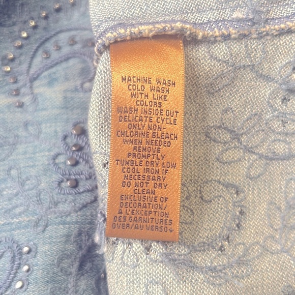 Dana Buchman Blue Denim Jean Jacket Embroidered Studded Distressed Size 10 - Picture 10 of 11